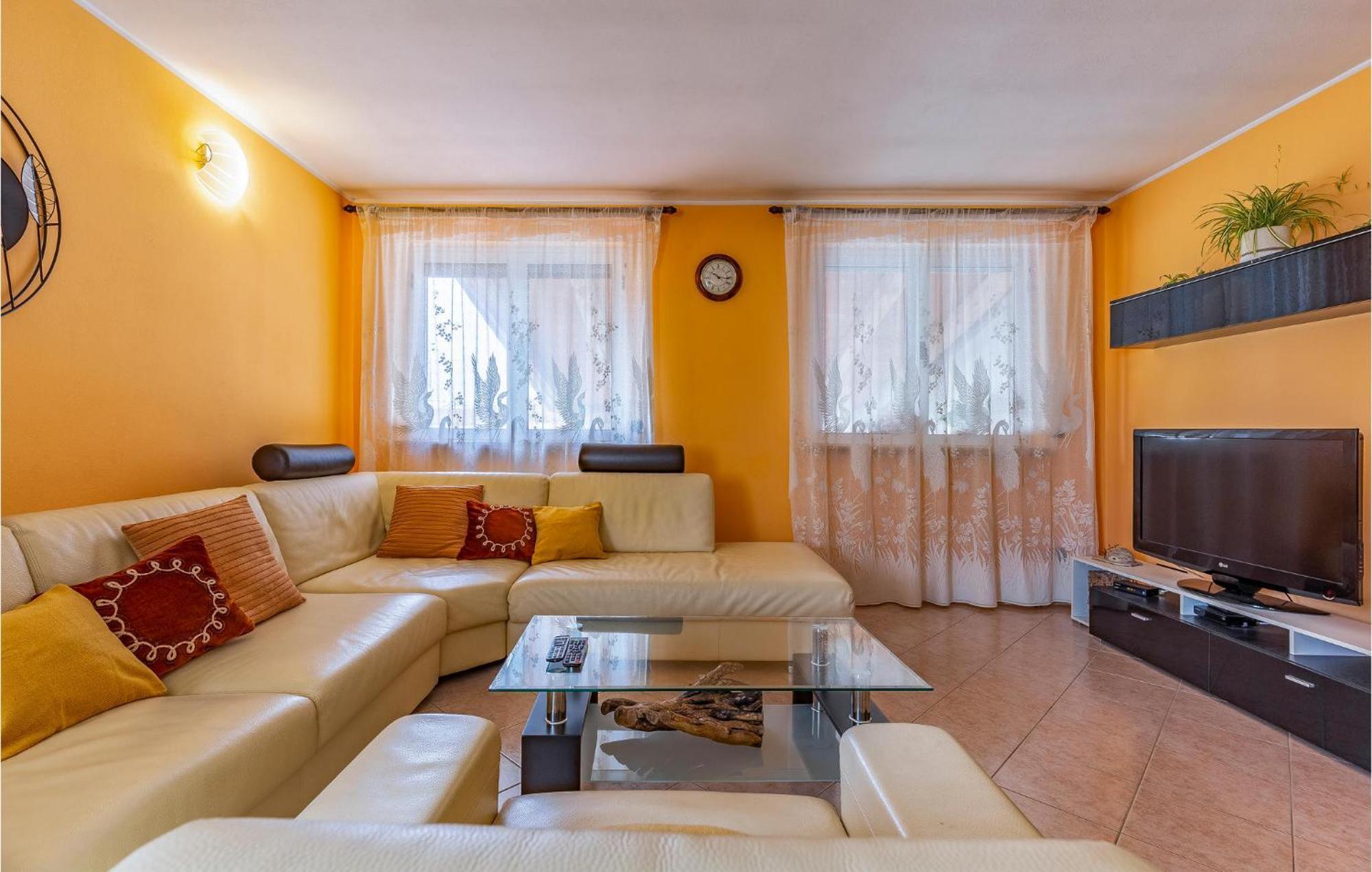 Lovely Home In Sisan With Outdoor Swimming Pool Exteriör bild